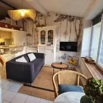 Le Citrus - Sejour Cosy En Plein Centre Historique Apartment Montaigu-Vendee